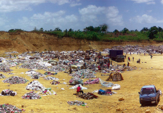 RUS SANTO DOMINGO: Tsunami de déchets