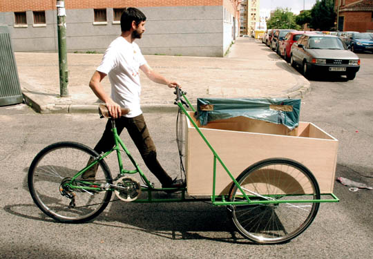 Cicloslocos. Bike construction workshop