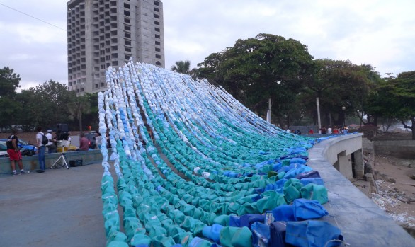 RUS Santo Domingo: Tsunami de basura